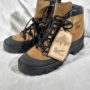 Nwt Danner Brown and Black Combat Hiking Boots